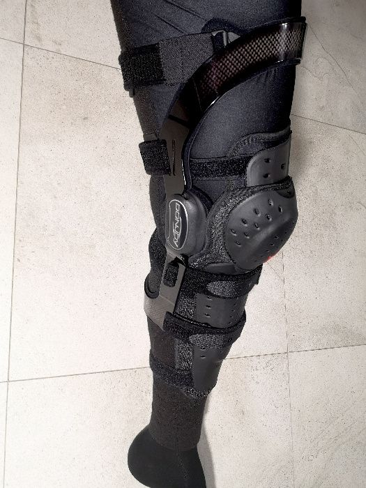 Ortezy motocyklowe kolanowe DonJoy Fullforce L z zegarem
