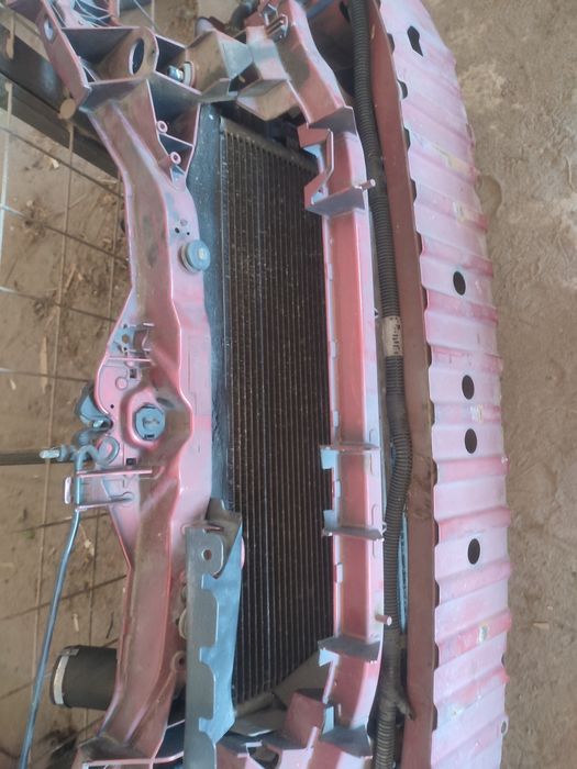 Ford C-MAX 2009 телевізор взборі радіатори охолодження кондиціонера ін