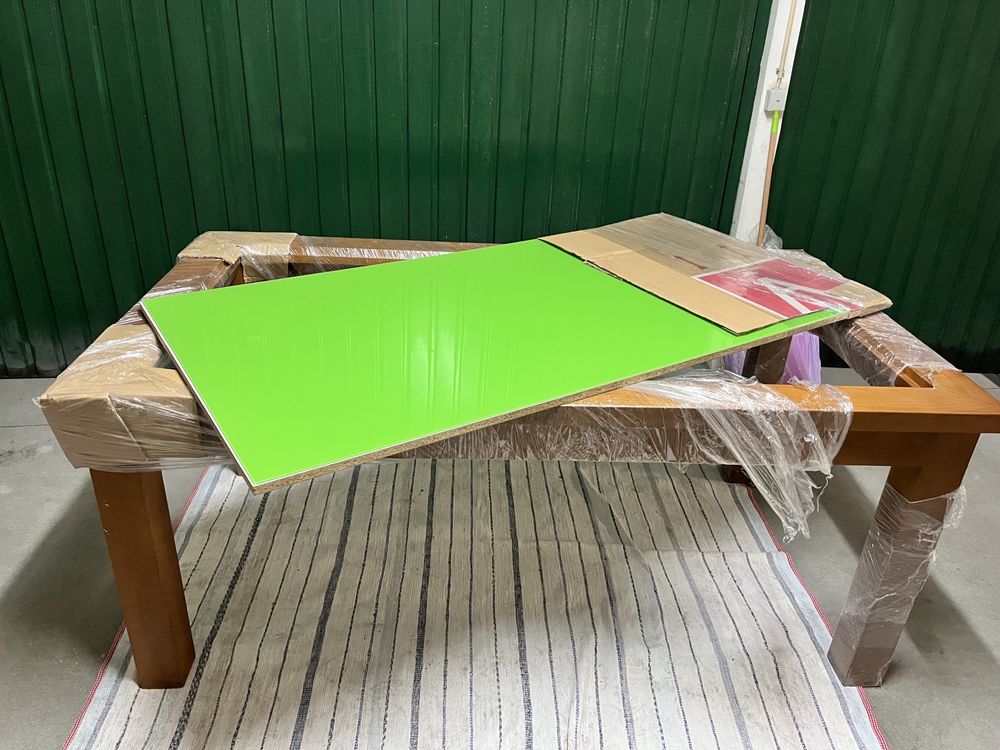 Mesa com tampo de vidro