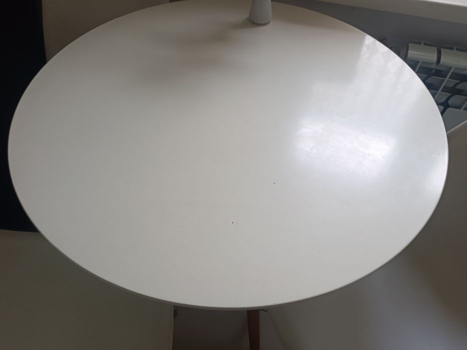 Stół kuchenny z krzesłami