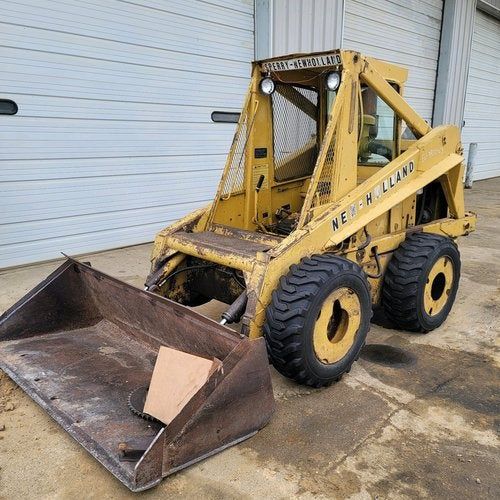 Міні вантажник погрузчик bobcat New Holland L 779