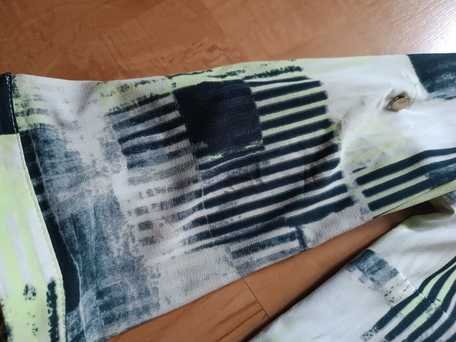 Lekka bluzka bluzeczka z regulowanymi rękawami E.M.G. rozmiar 44