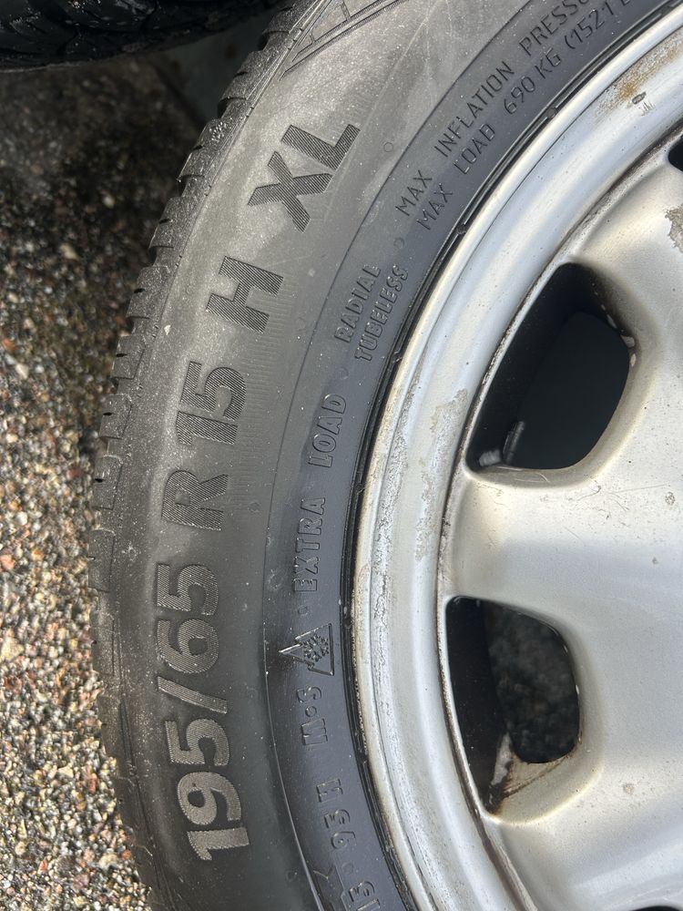 Felgi aluminiowe z oponami