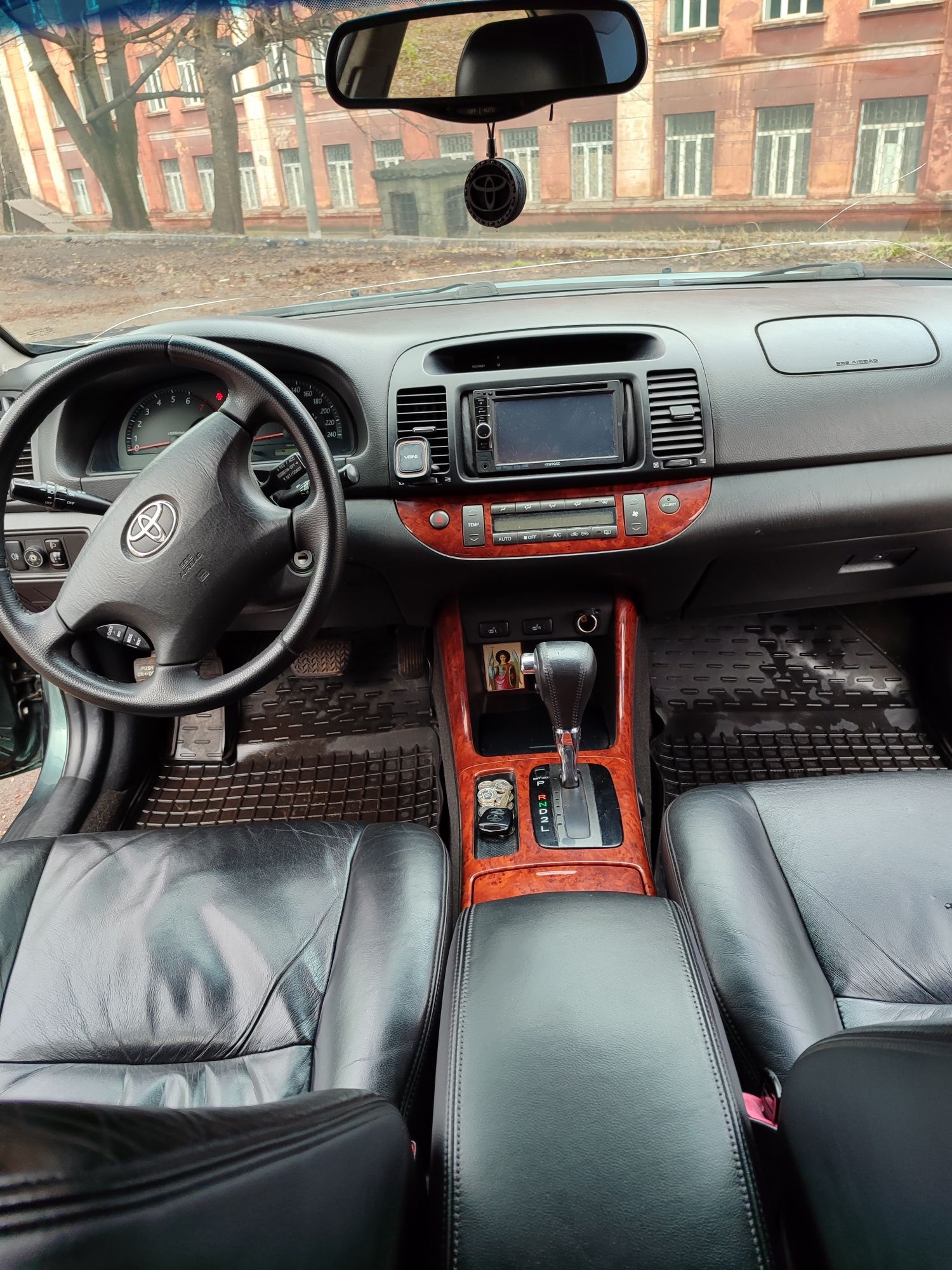 Тойота камрі 3.0 автомат