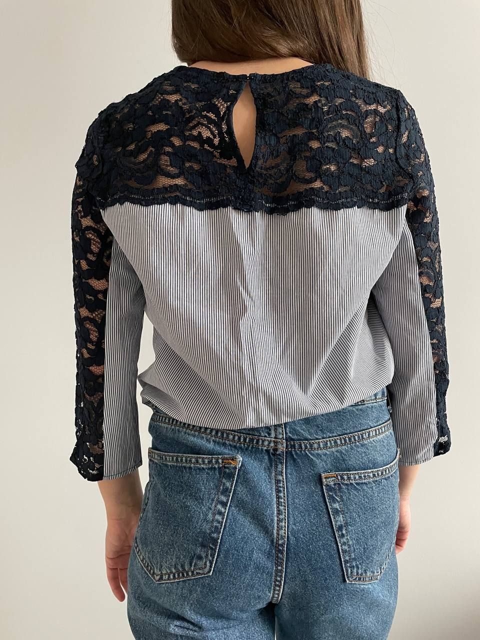 Нарядна блузка з гіпюром