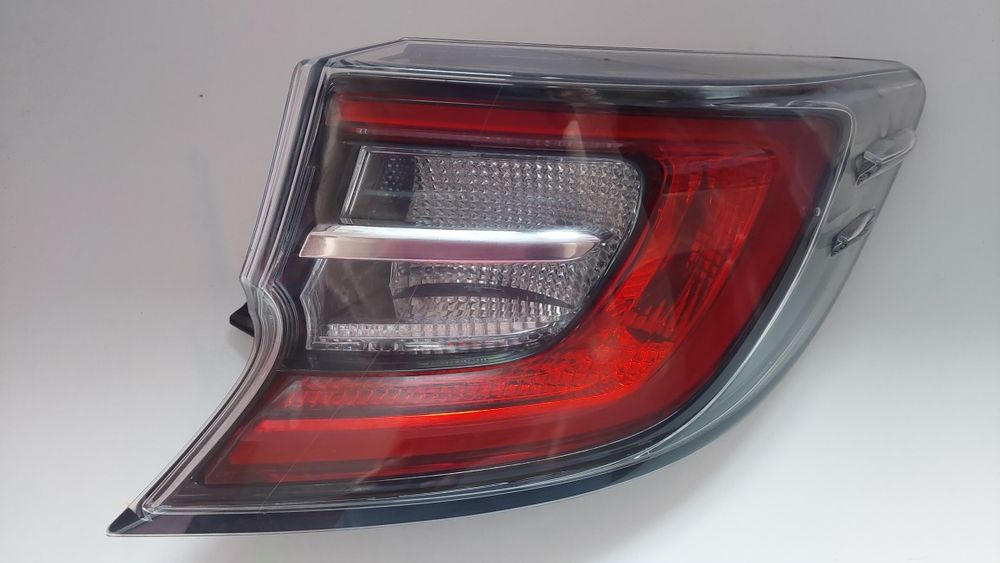 Lampa prawy tył TOYOTA Corolla E21  HB