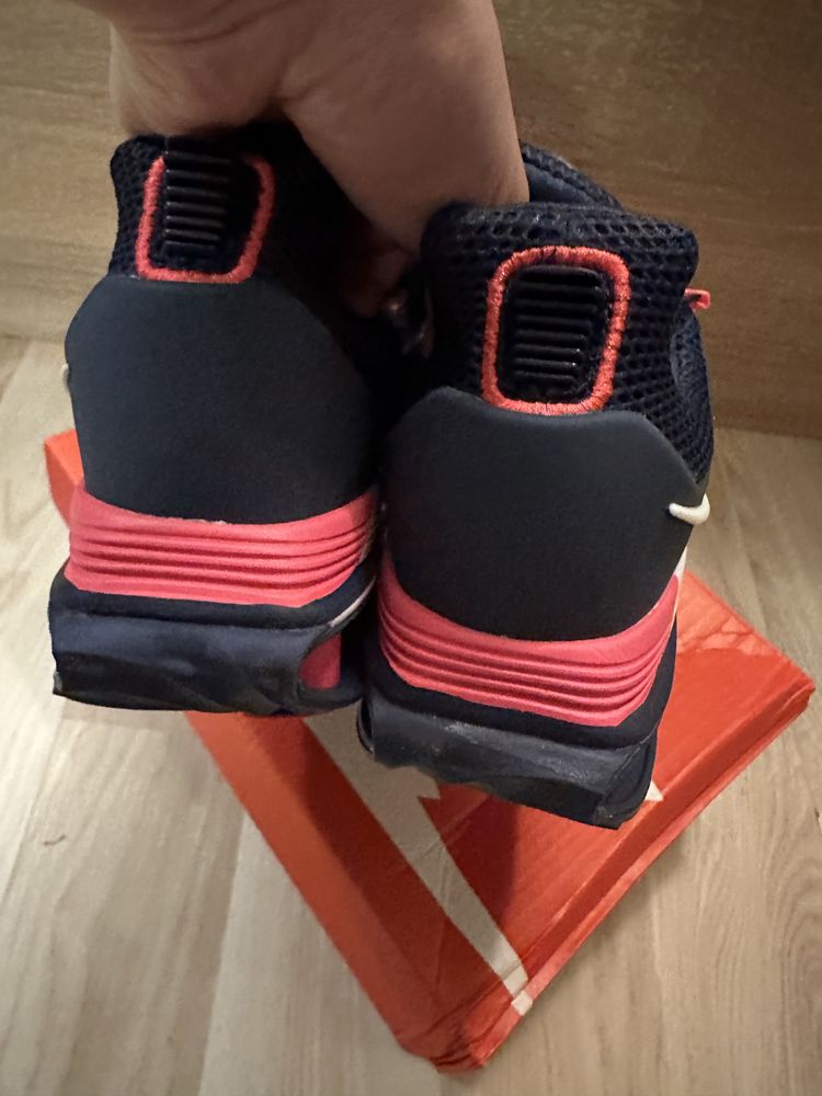 Кросівки дитячі Nike cітка р.36 на 35,22,5 см устілка ориг
