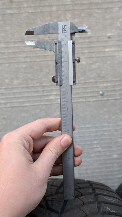 Yokohama 245/45 R18 Bluearth Winter V905 100V