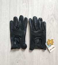 Кожаные перчатки чёрного цвета