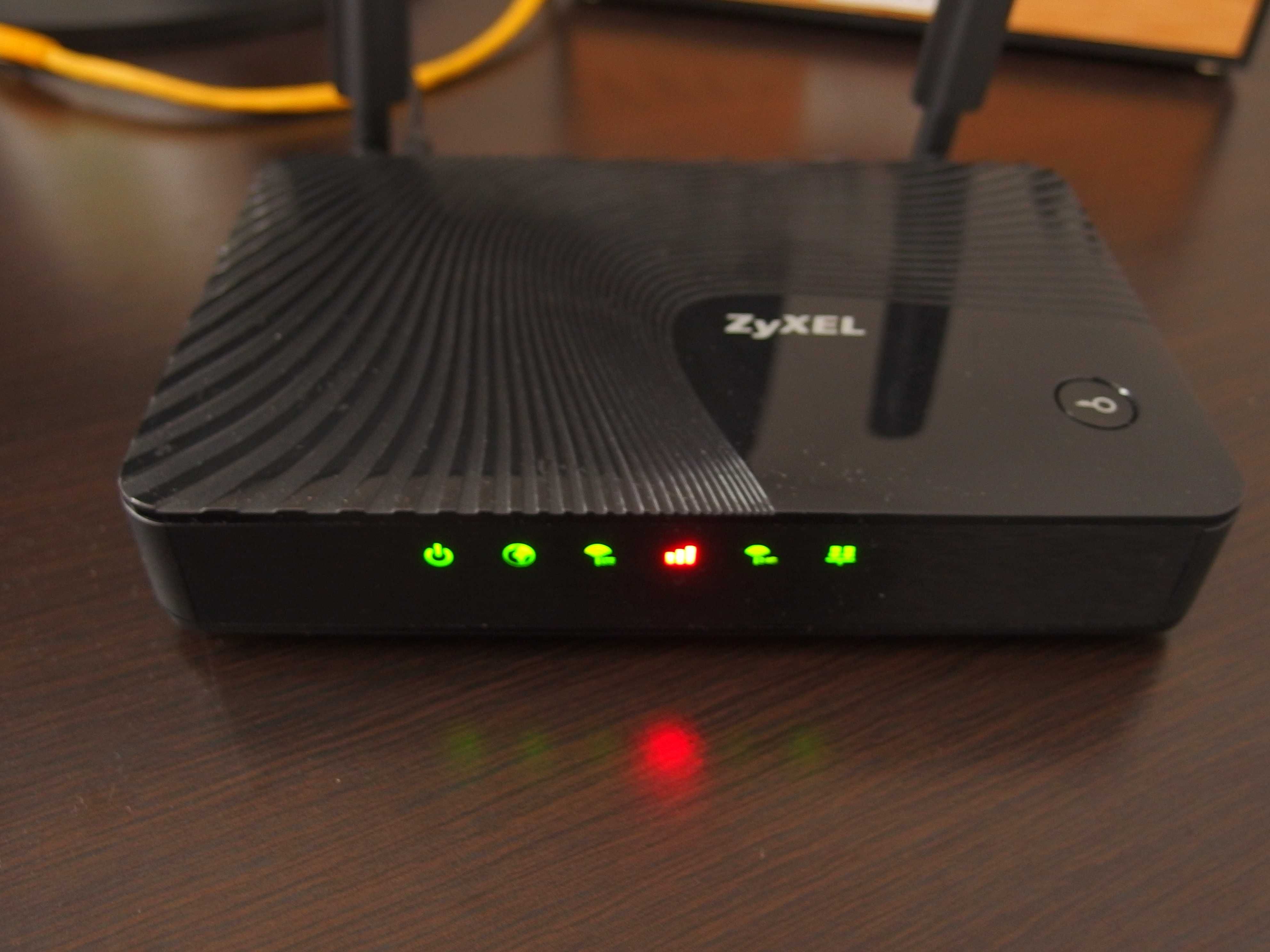 Zyxel LTE3301 Q222 3G 4G LTE SIM modem router Internet bezprzewodowy