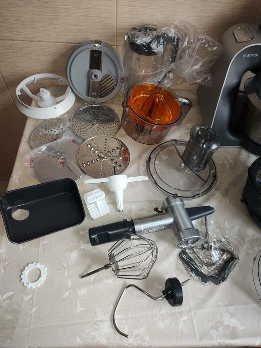 Кухонний комбайн Bosch MUM58M64