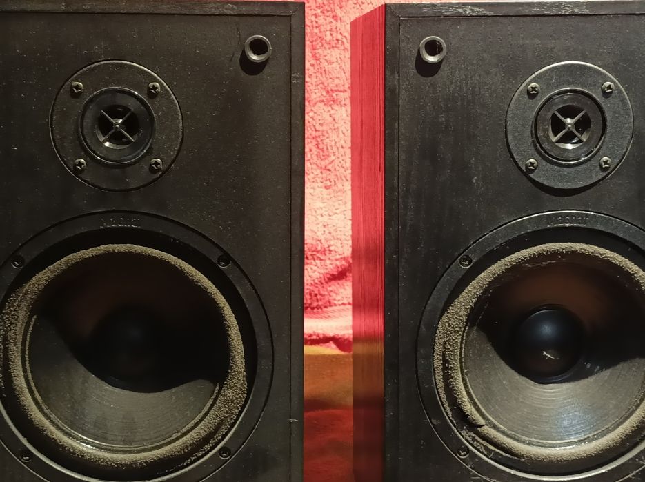 Kolumny Magnat Sonobul.. sprawne z uszkodzeniem.