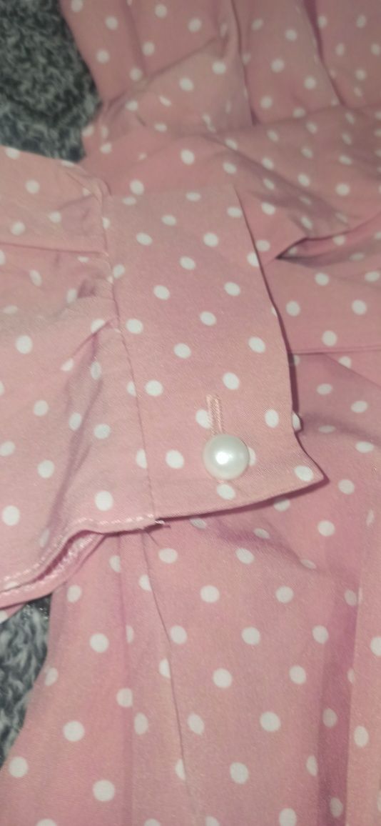 Сукня ніжно рожева в білий горошок з поясом