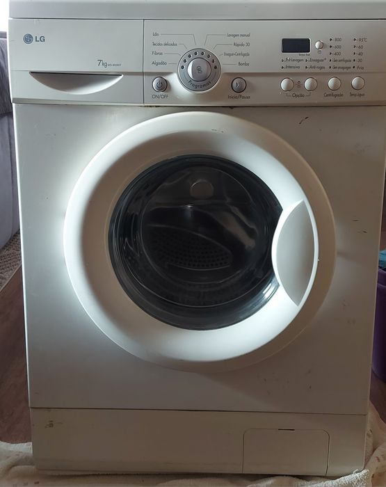 Máquina de lavar e máquina de secar roupa