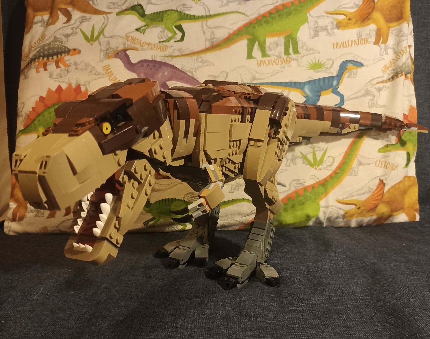 Динозавр T-rex LEGO Jurassic World 75936