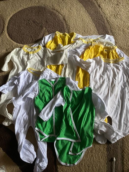 Віддам безкоштовно дитячий одяг