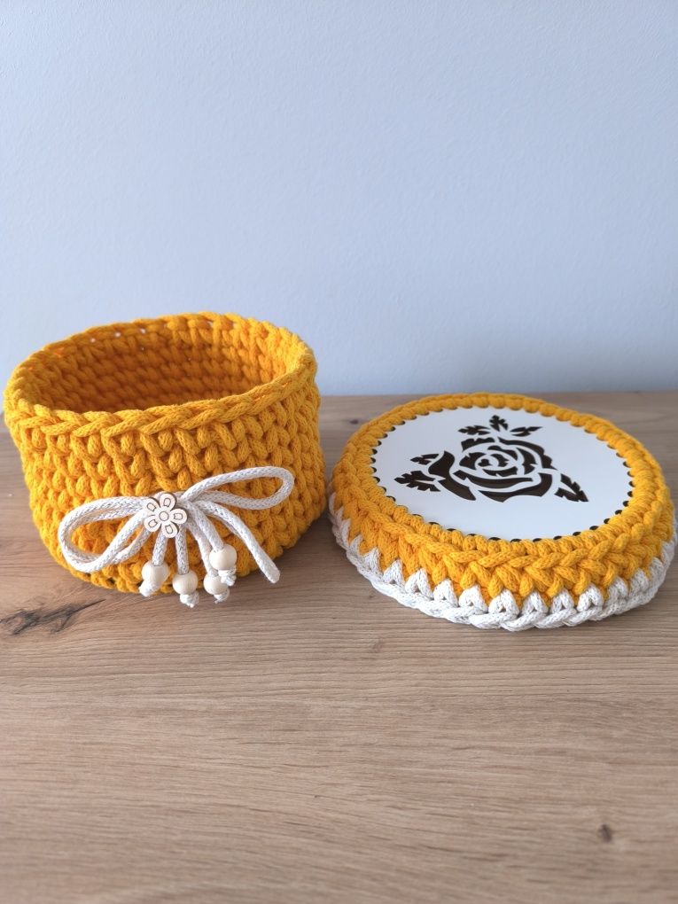 Koszyk ze sznurka ręcznie wykonany na szydełku handmade