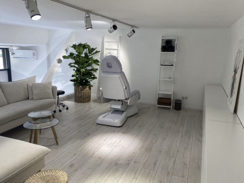 ПЕЧЕРСЬК Фасад Вітрини