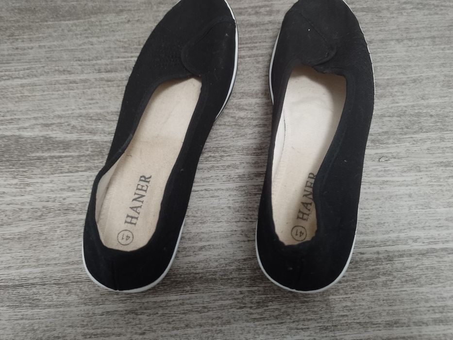 Sprzedam damskie buty rozmiar 41.