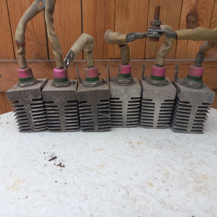 Діод з охладітелем