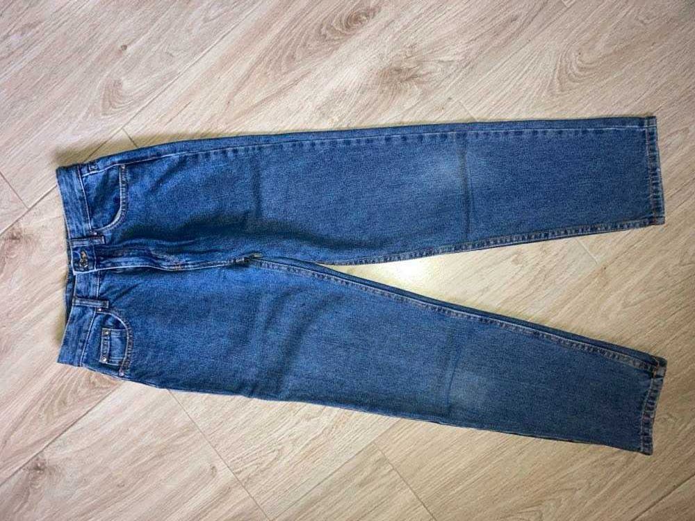 SINSAY jak nowe jeansy dla dziewczynki rozmiar 146