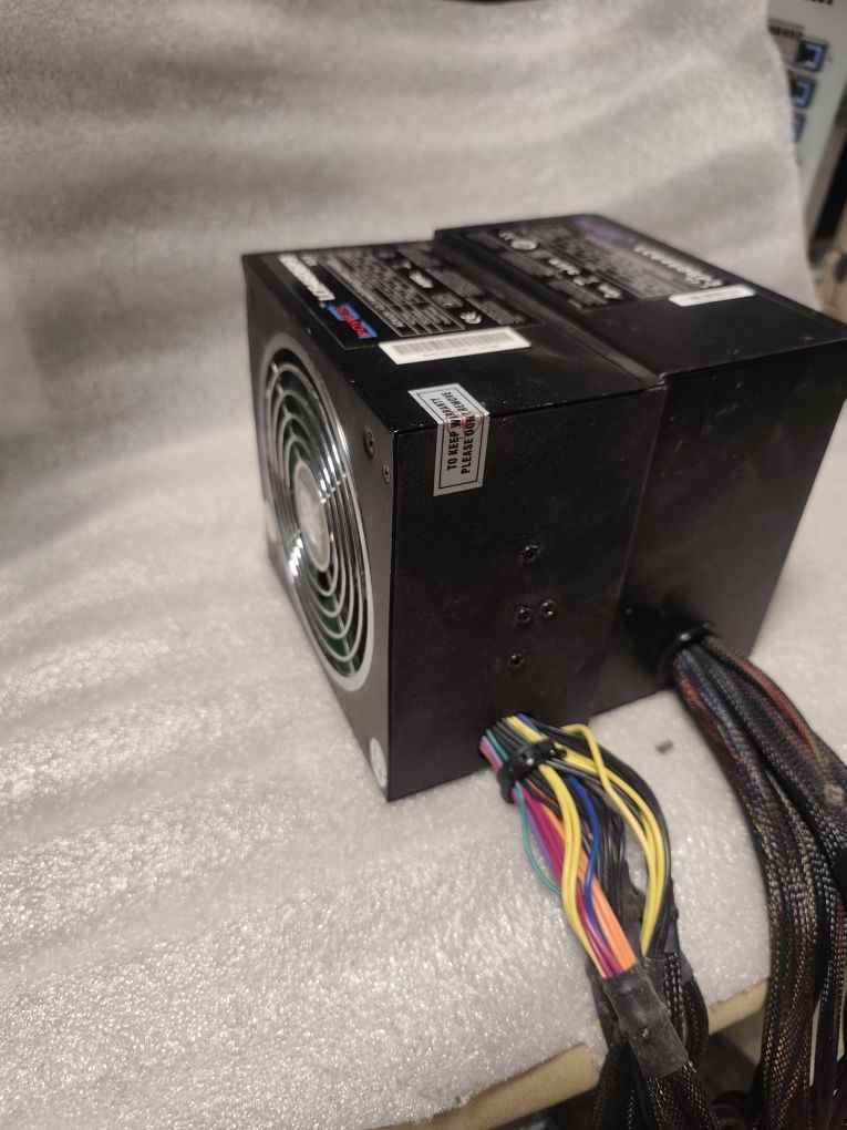 Блок живлення LCPower 460Watt LC6460GP3 V2.3 80Plus Silver 2*(6+2) GPU