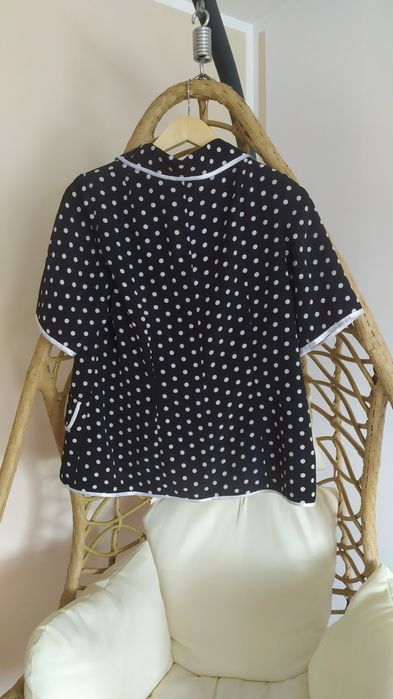 Czarny komplet w białe groszki