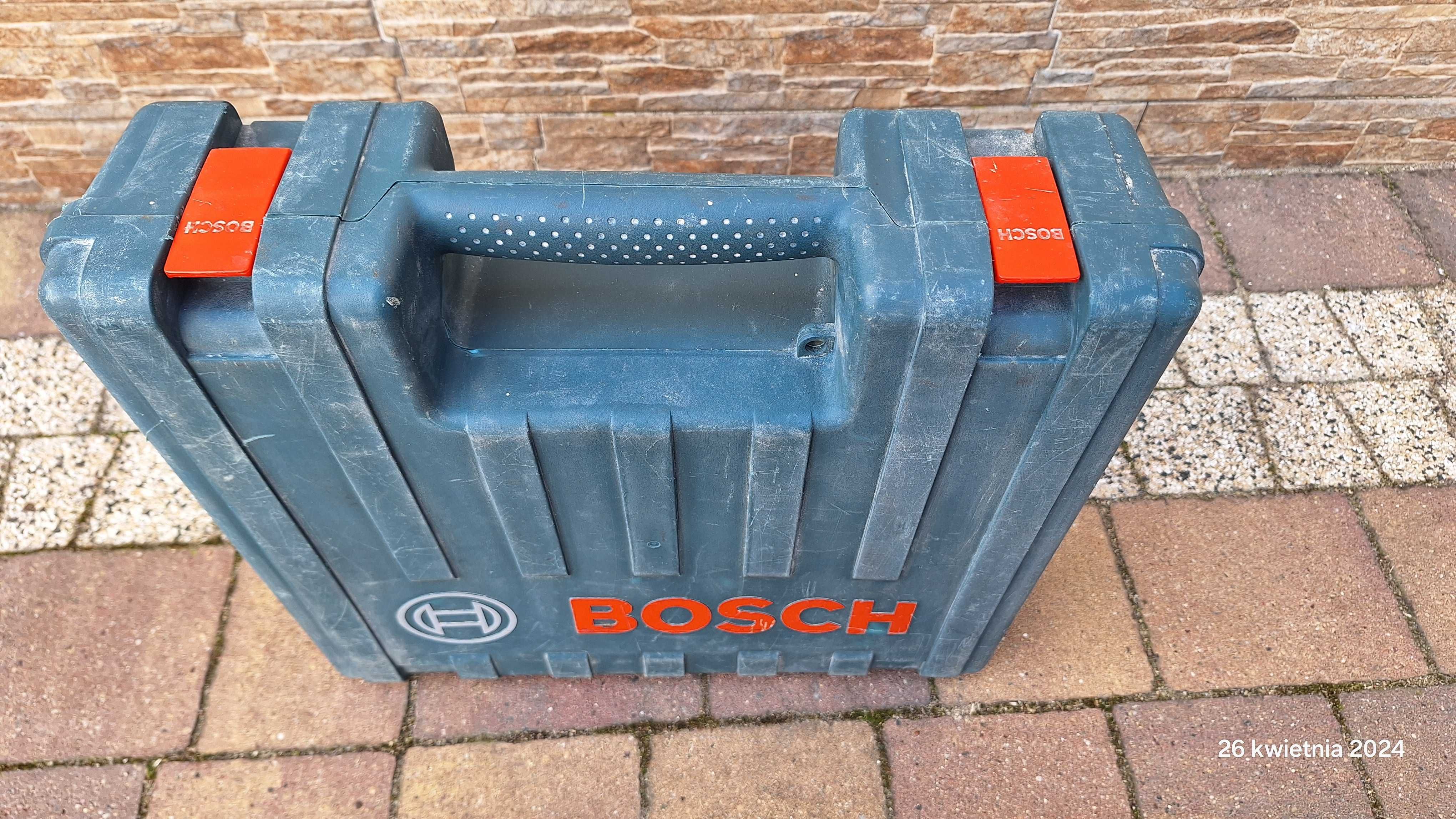 Młotowiertarka Bosch GBH 240, 790W 2,7J  + wiertła