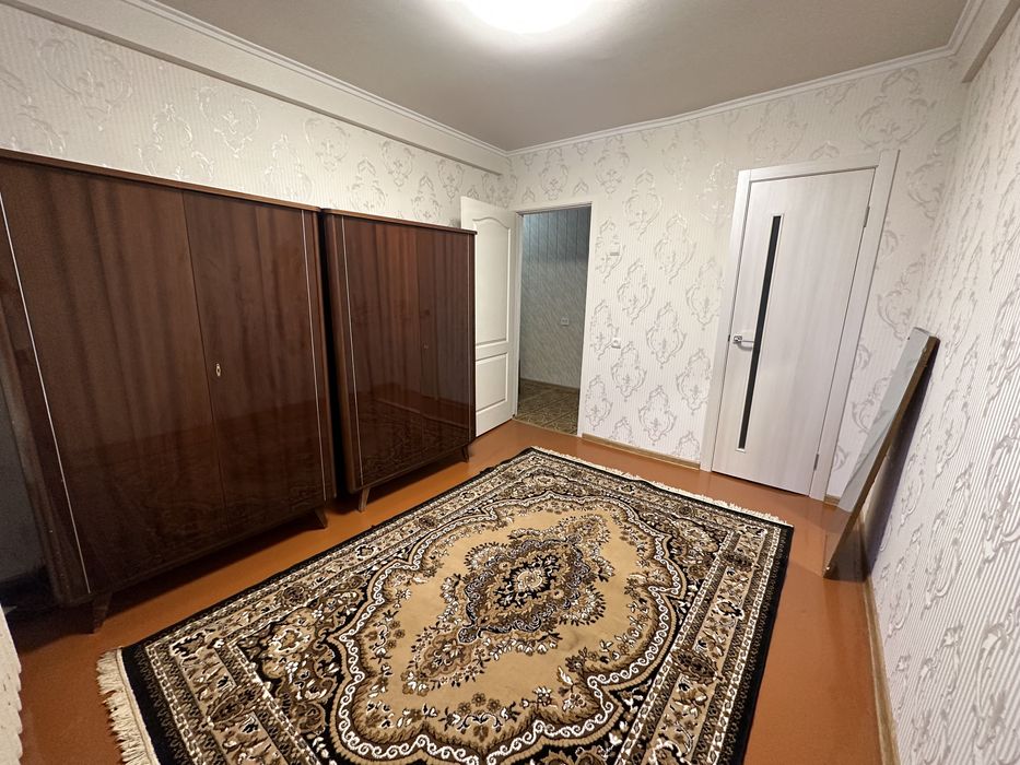 В районе  ТЦ «Орбита» Сдам 2х комн. кв-ру. 2 этаж, Космонавтов, 26