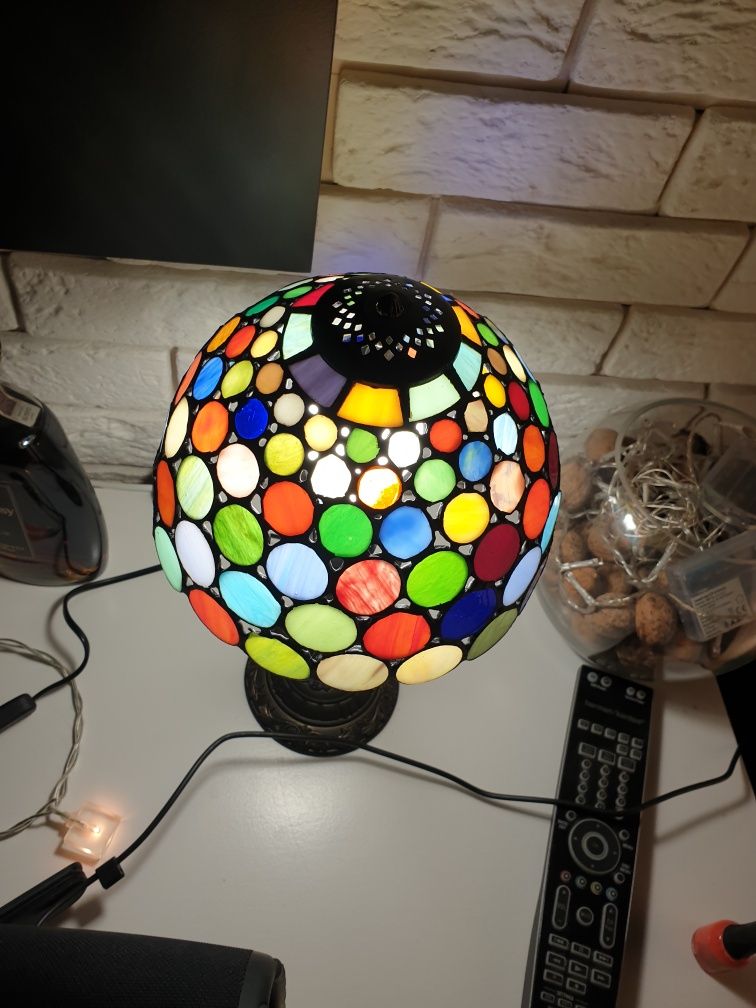 Lampa witrażowa. Kolorowa.