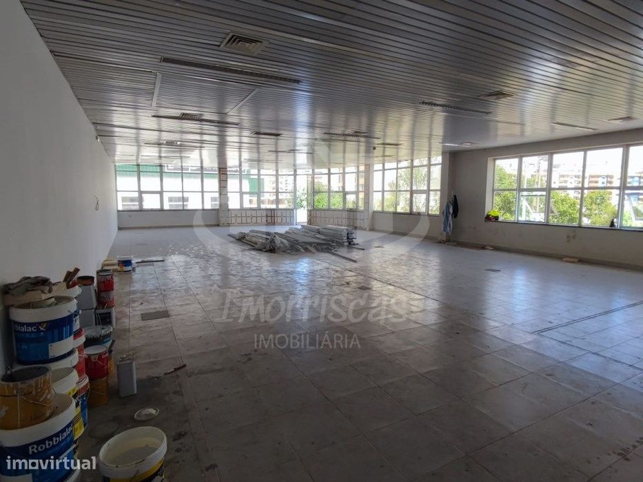 Escritório para arrendamento em edifício empresarial na Póvoa de Sa...