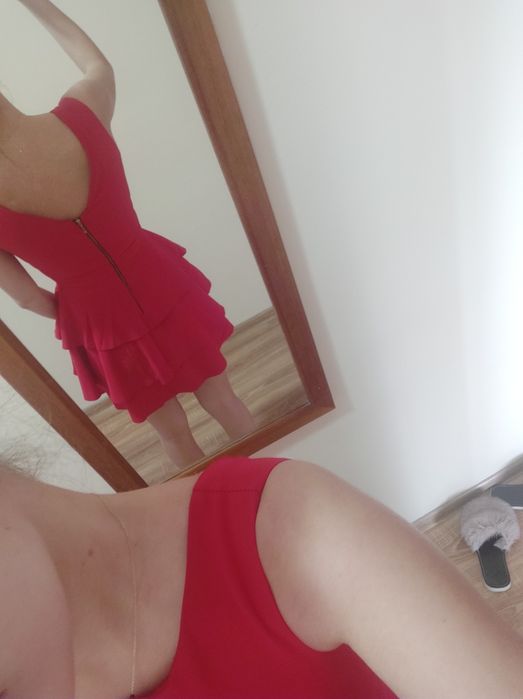 Czerwona, elegancka sukienka