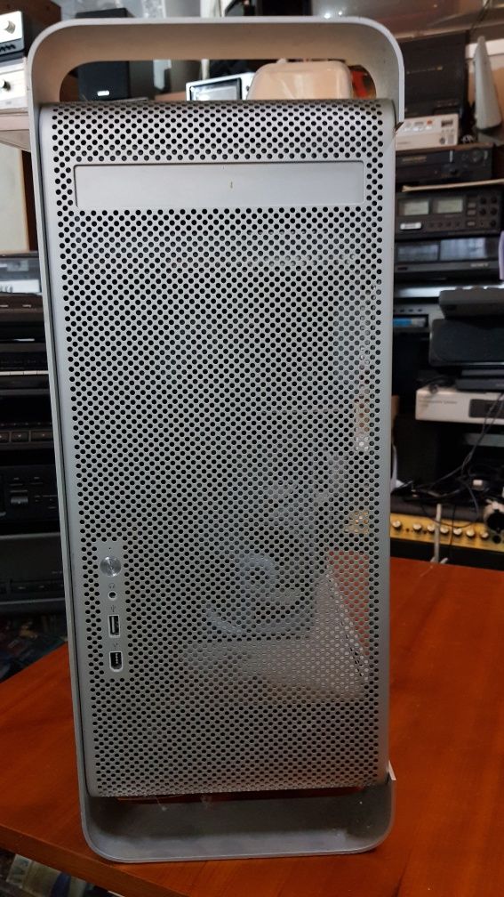 Apple PC torre aluminio