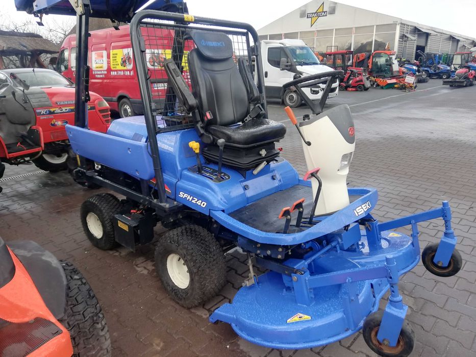 Kosiarka na duże powierzchnie ISEKI SFH 240F 4WD diesel ,górny wysyp