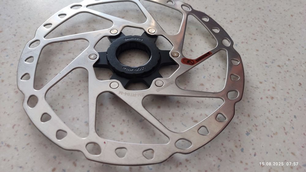 Tarcza hamulca Shimano Deore SM-RT64 180mm Center Lock