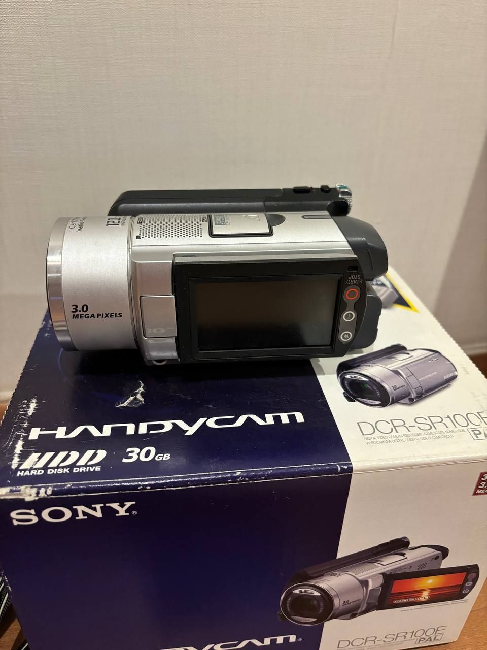 Sony Handycam DCR-SR 100E