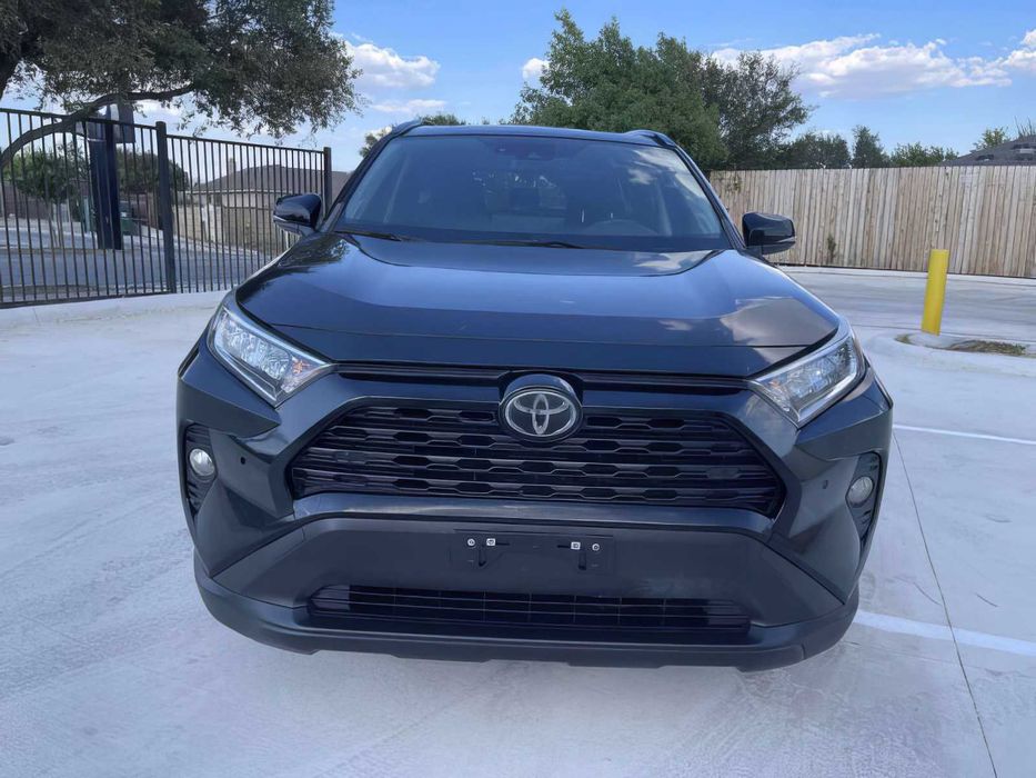 Toyota RAV4      2020
