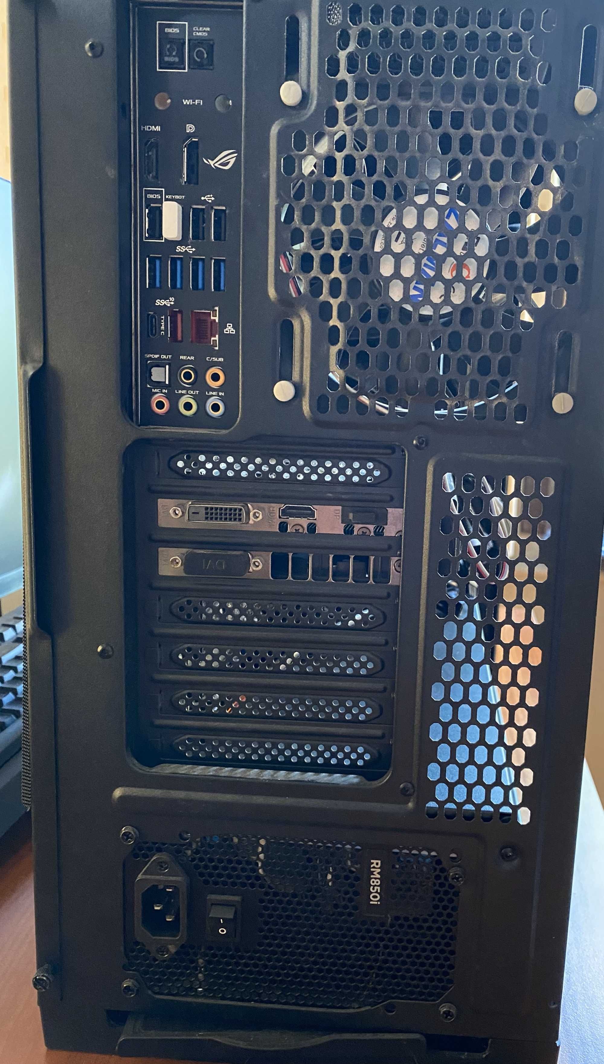 Компьютер, Intel I7-7700K 4.2 Ghz, Radeon RX 570 - 4 GB