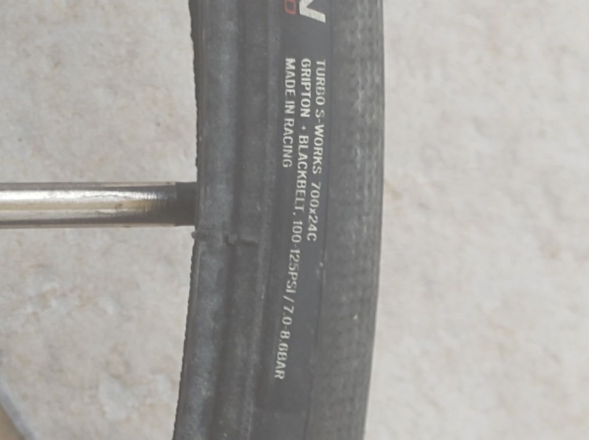Pneus bicicleta de estrada