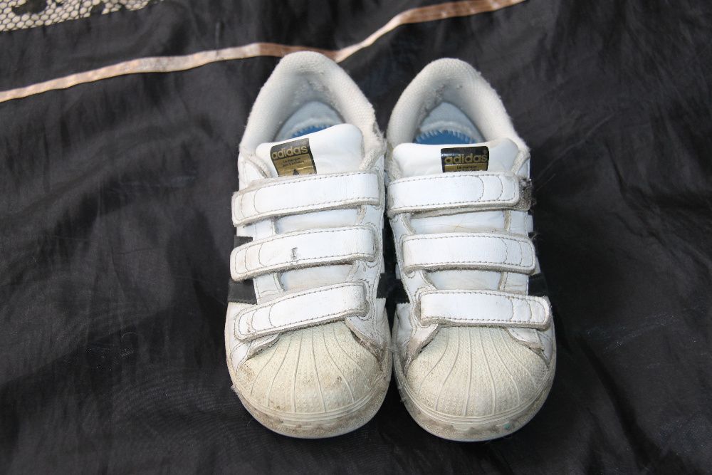Продам детские оригинальные Кроссовки Adidas Superstar B26070 Белые