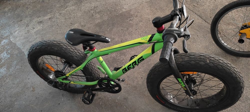 Bicicleta completamente nova