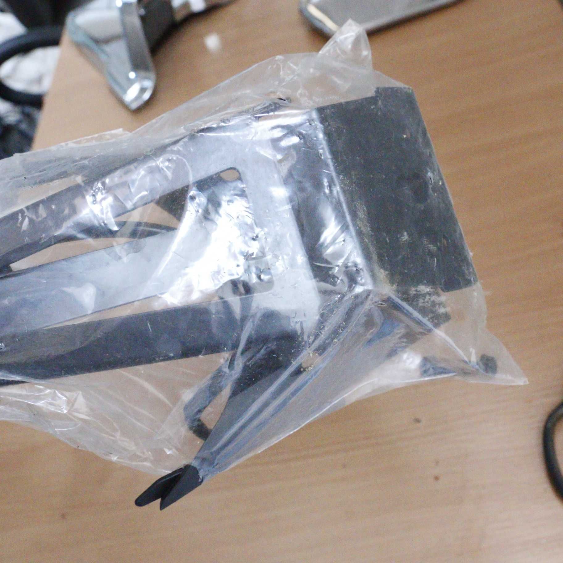 6208 WSPORNIK tablicy rejestracyjnej KTM DUKE