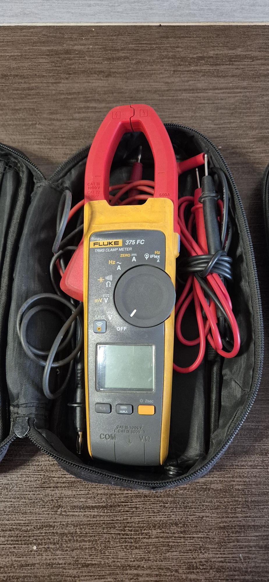 Fluke 375 FC multimetr cęgowy