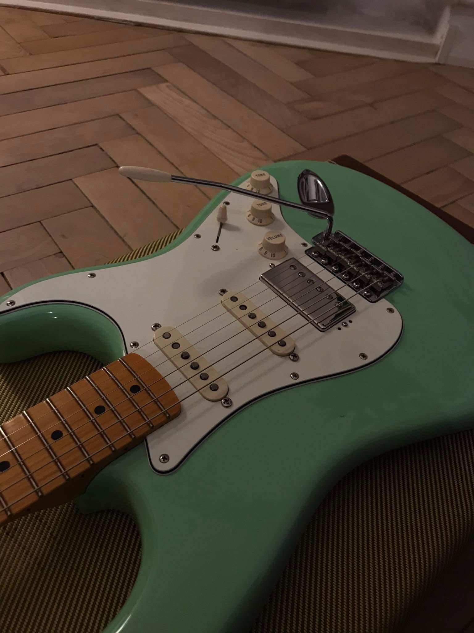 Fender American Vintage AVRI Stratocaster - gitara elektryczna