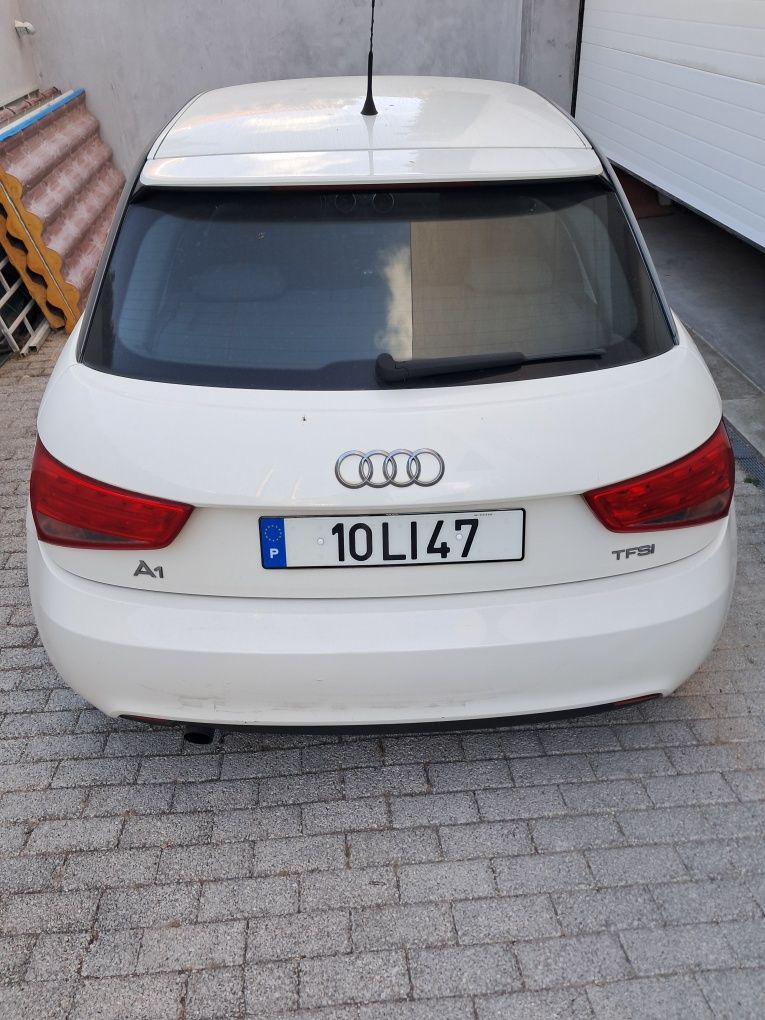 Audi A1 1.2    Atraction