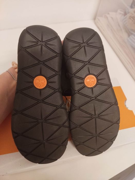 Sandálias Timberland novas 34