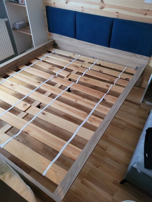 Łóżko 160x200 ze stelażem