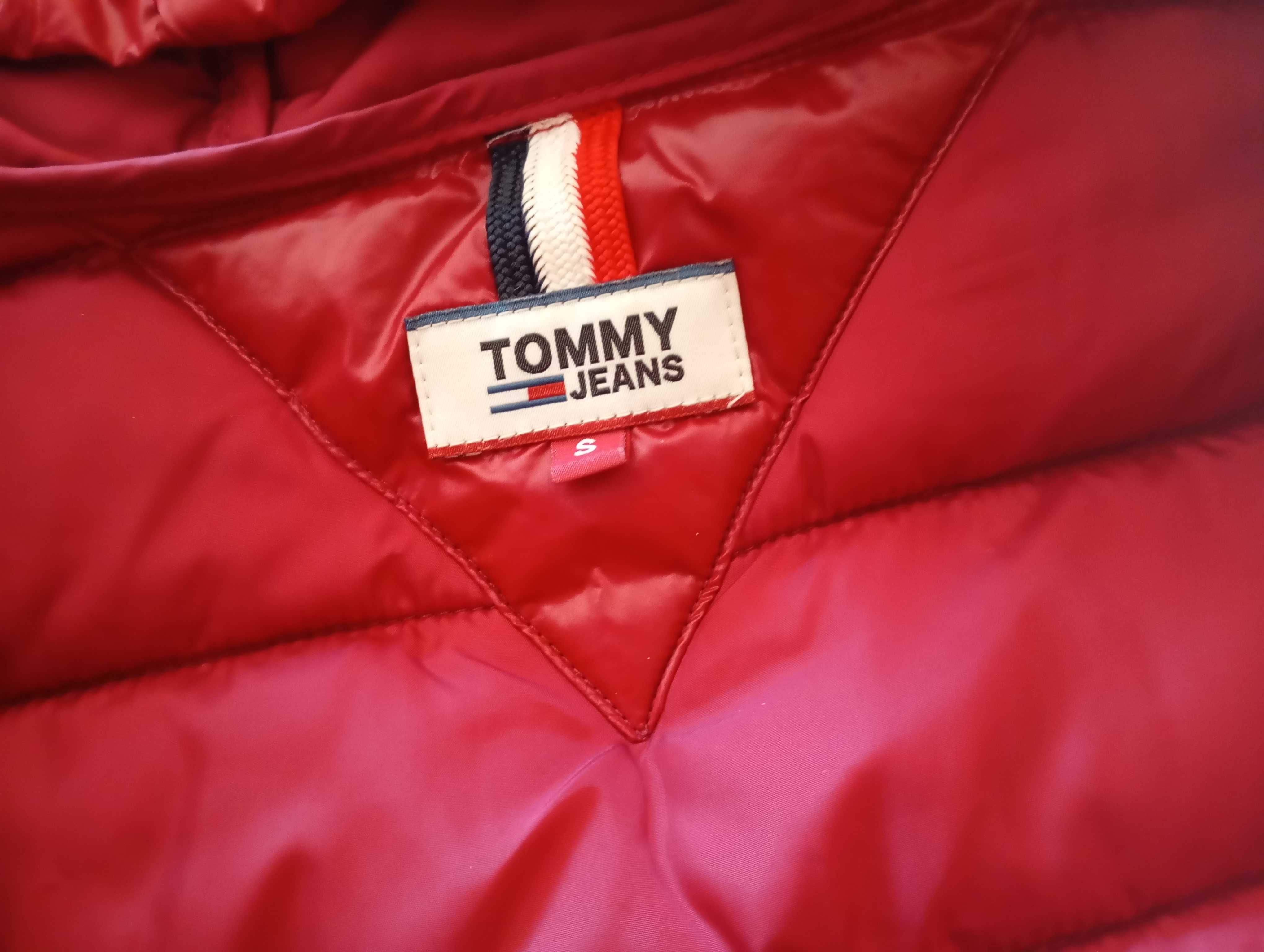 Kispo cor cereja, tamanho S, Marca Tommy Girl.