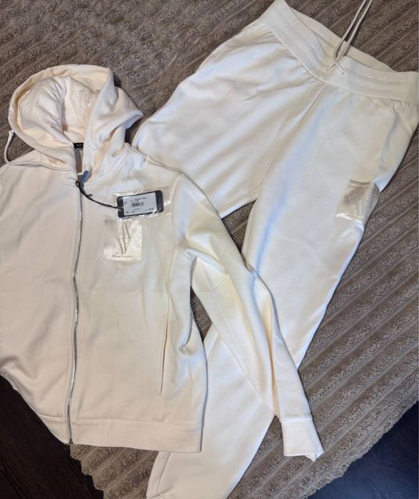 Armani Exchange костюм