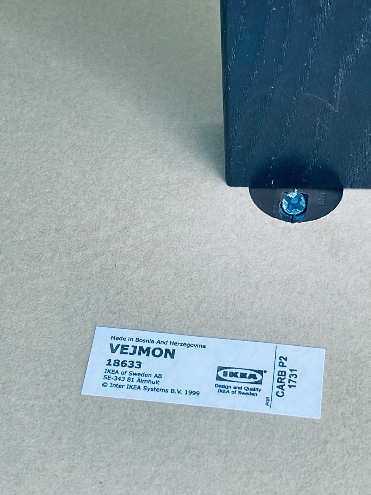 Stolik okrągły Vejmon z IKEA